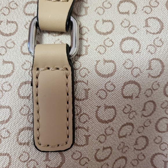 Guess Shoulder Bag - Picture 4 of 6